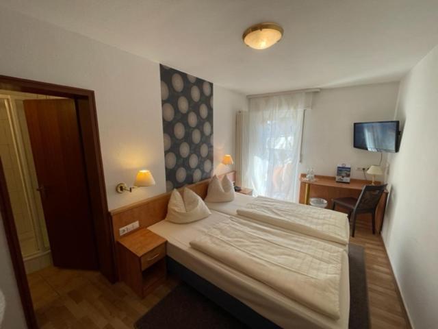 Hotel Ebnet Mutterstadt Dış mekan fotoğraf