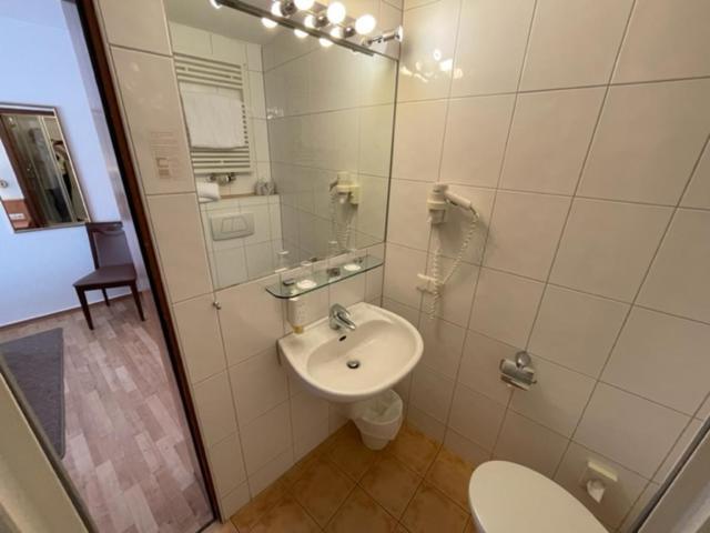 Hotel Ebnet Mutterstadt Dış mekan fotoğraf